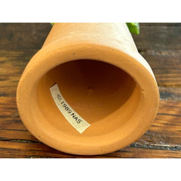 Vintage 1989 Butterfly On Leaf Clay Pot Figurine Thimble - Picture 3 of 3